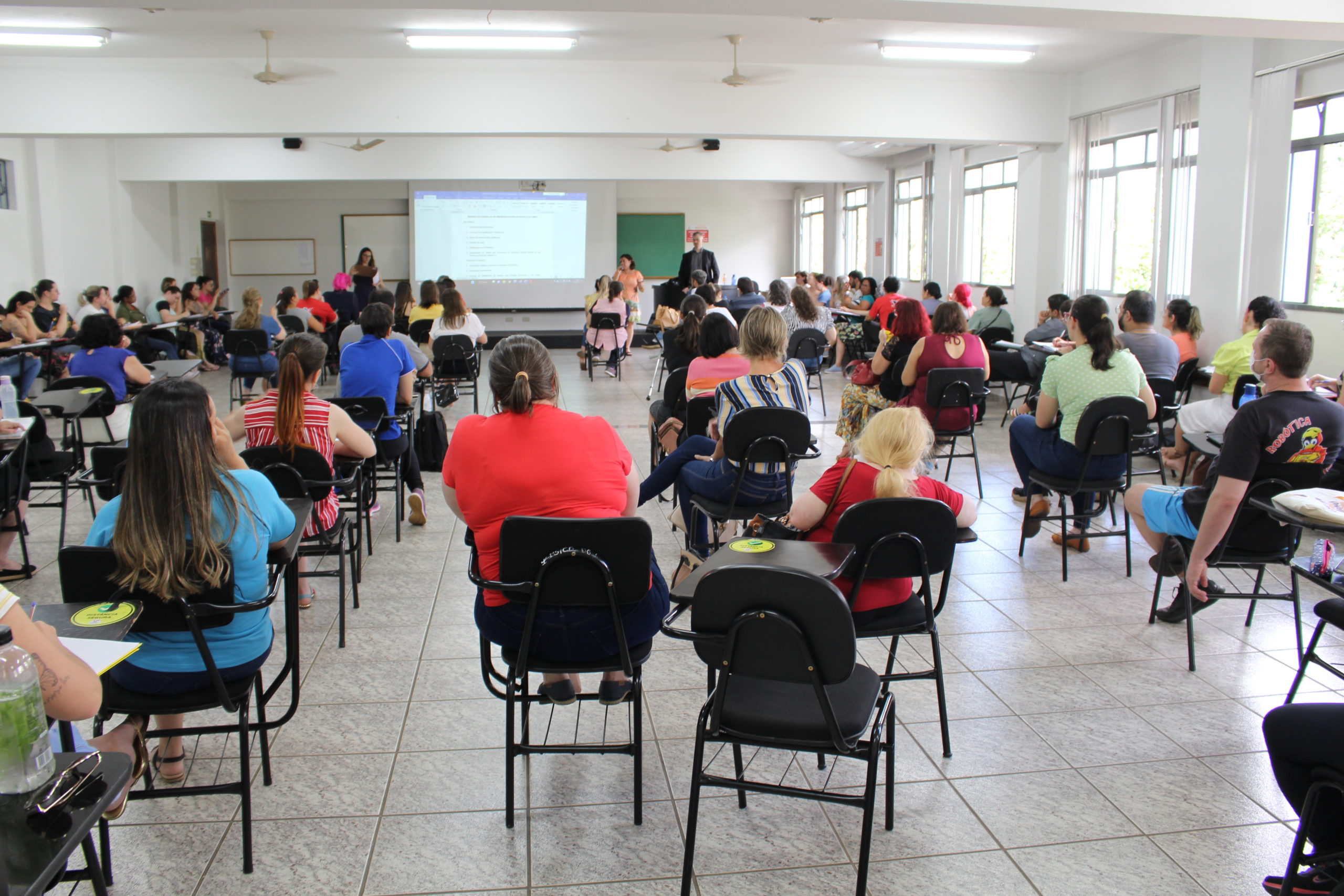 SIPROVEL REALIZA REUNIÃO AMPLIADA COM LÍDERES SINDICAIS PARA TIRAR DÚVIDAS DA CATEGORIA