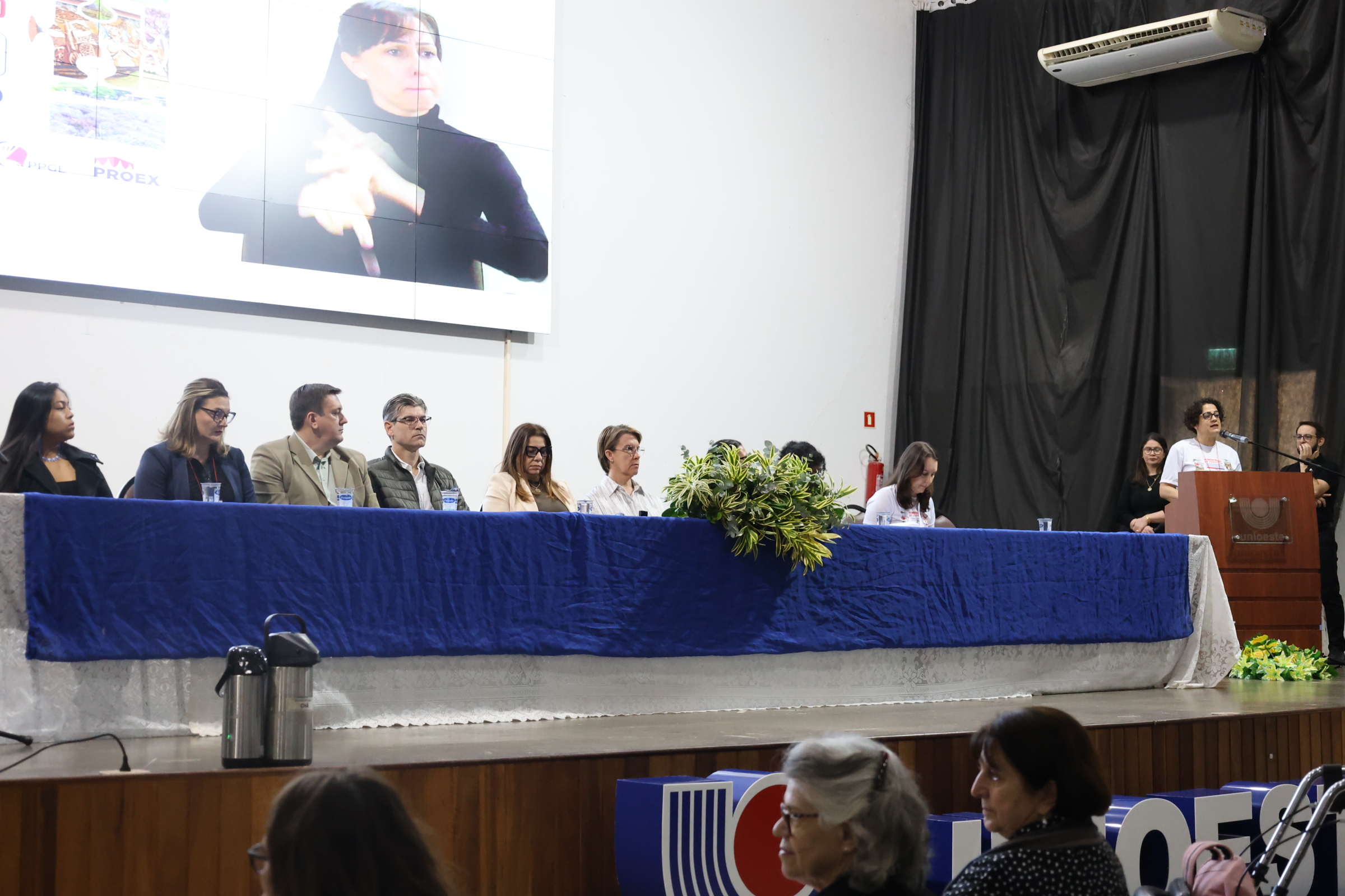 Professores(as) da Rede Municipal de Cascavel participam do VII Simpósio Nacional de Educação