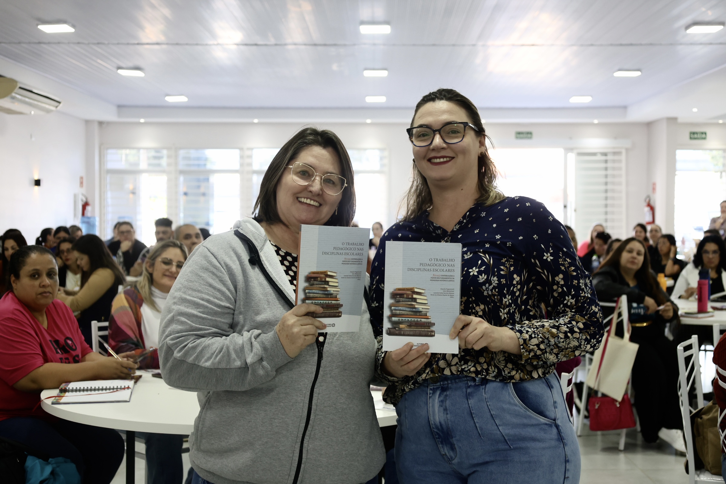 Obra com autoria de professores(as) da Rede Municipal é distribuída pelo Siprovel