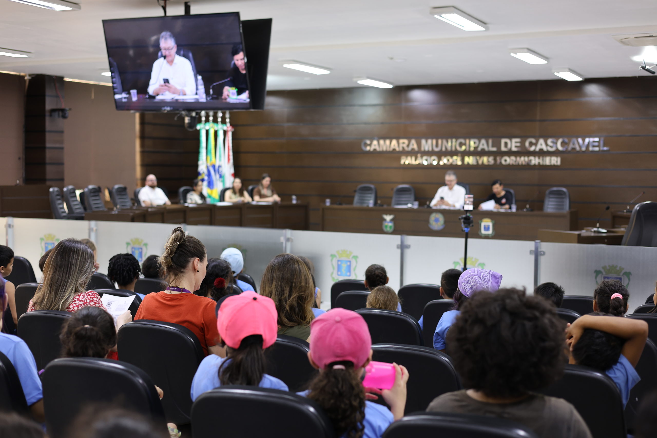 Prefeitura arrecada acima da meta e Siprovel cobra 20,55% do Piso do Magistério em Audiência Pública