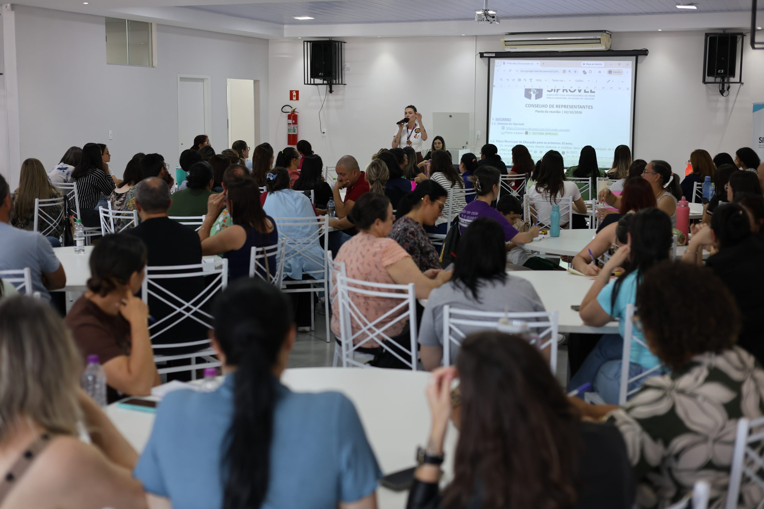 Conselho de Representantes debate negociações, hora-atividade, inclusão e PME