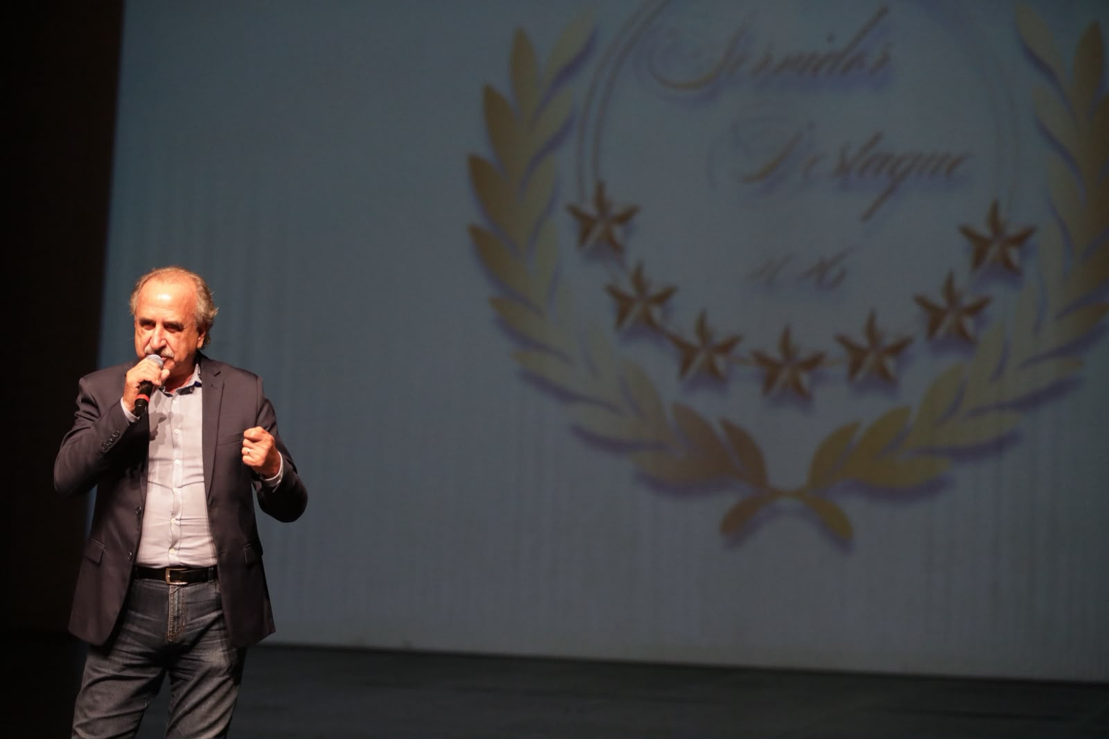Renato Silva anuncia 2% aos professores, mas dívida com o Piso é de 20,55%